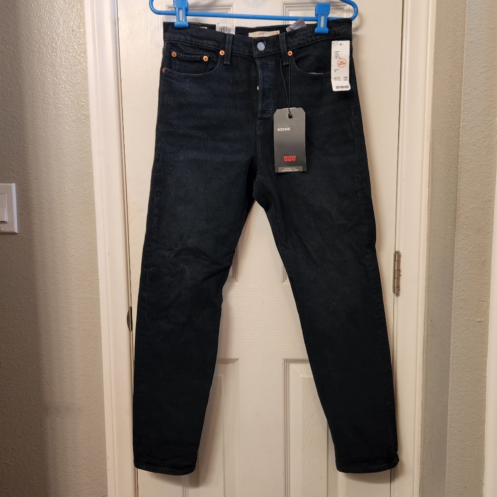 Levi's wedgie black nwt 28x 27 jeans